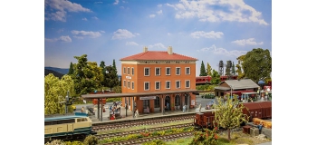 Modélisme ferroviaire  : FALLER F110135 - Gare bavaroise de Weisenbach