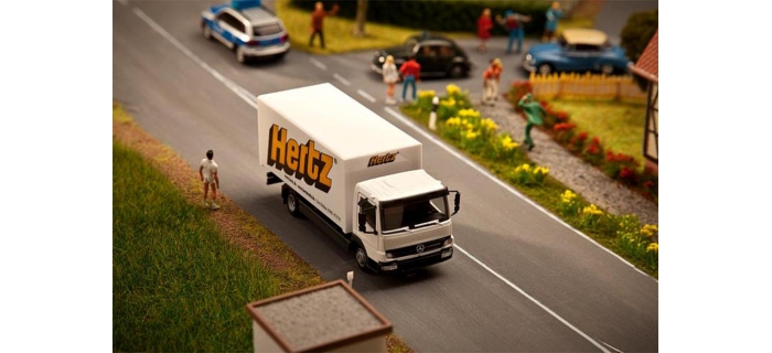 FALLER F161560 - Camion MB Atego Hertz (HERPA)