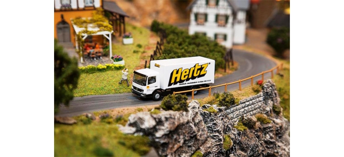 FALLER F161560 - Camion MB Atego Hertz (HERPA)