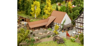 Modélisme ferroviaire :  FALLER F232371 - Bâtiment agricole avec accessoires N