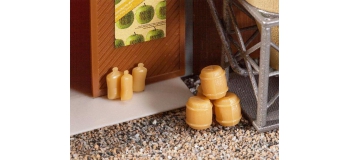 Modélisme ferroviaire :  FALLER F272907 - fûts et 36 sacs échelle N