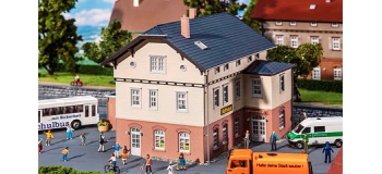 Modelisme ferroviaire : FALLER F130457 - Mairie avec l'école 
