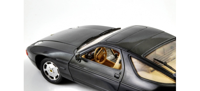 ITALERI I3656 - Porsche 928 S4 