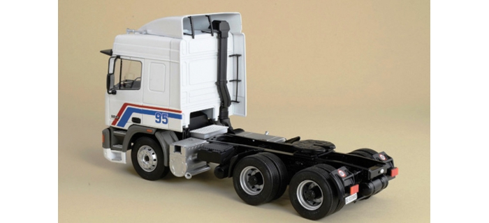 ITALERI I788 - DAF 95 Master Truck 