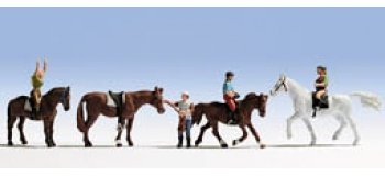Noch 15634 - Travail D'Écurie - 6 Figurines + 2 Chevaux + Accessoires - Modélisme Ferroviaire