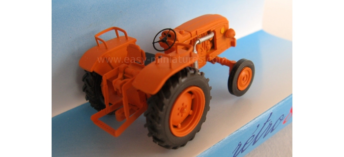 SAI 0951 - Tracteur agricole Renault D22 (1956), orange