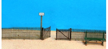 ABE243 - Clôture en châtaignier (hauteur 1 Mètre Longueur en ho 560mm + portes) - ABE