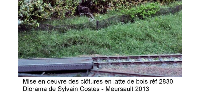 DECAPOD DECA2830  - Clôture en lattes de bois avec piquets