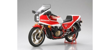 Maquettes : TAMIYA TAM16033 - Honda CB 1100 R 