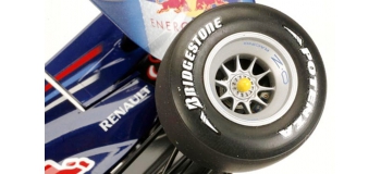 TAMIYA TAM20067 - Red Bull Renault RB6 