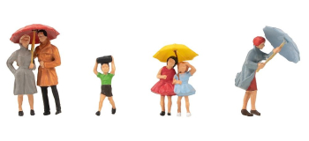 F150953 - Passants avec parapluies - Faller