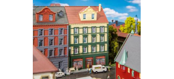 F232172 - Maison de ville avec boutique de modélisme - Faller