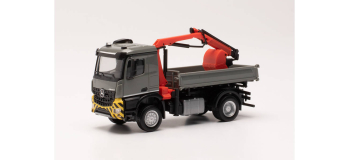 HER315906 - Camion benne Mercedes-Benz Arocs M avec grue, gris jaune - Herpa