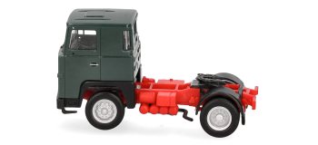 HER318969 - Tracteur routier Scania 141 à 2 essieux, vert mousse - Herpa