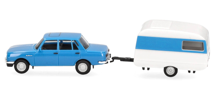 HER028585-002 - Wartburg 353 '82 berline avec caravane Qek, bleu ciel - Herpa