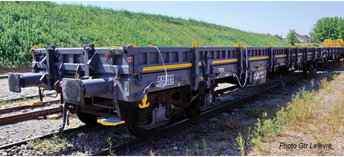 HJ6193 - Wagon plate-forme Res, ERMEWA, chargé avec traverses en béton - Jouef