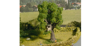 NO 21766 - Arbre avec cabane, 10 cm de haut - Noch