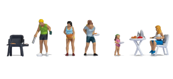 NO 15881 - Personnes en camping avec barbecue - Noch