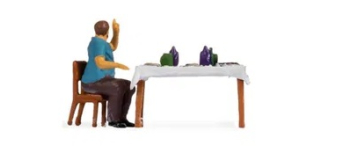 NO 16514 - Tiny-Scenes « Déjeuner » : Clients assis à table avec boissons - Noch