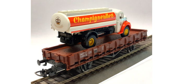 P58401-C - Wagon plat avec camion berliet 