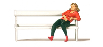 PR28226 - Femme sur un banc - Preiser