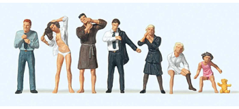 PR10388 - Sur le départ, Personnages qui s'habillent - Preiser