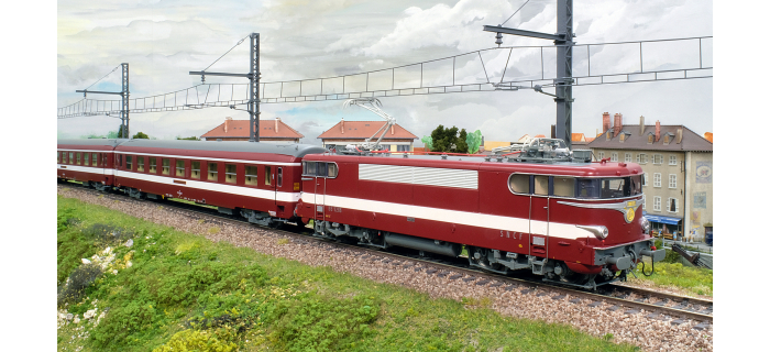 MB-082S - Locomotive électrique BB9288, SNCF livrée rouge CAPITOLE, DCC Son - REE Modeles