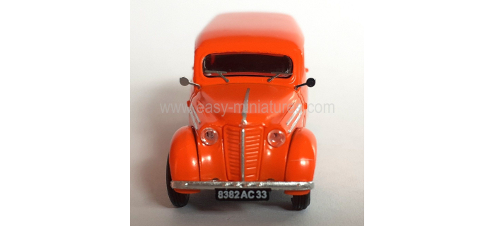 CB-205 - Voiture Renault JUVAQUATRE Fourgon tôlé Orange RENAULT - REE Modeles