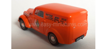 CB-205 - Voiture Renault JUVAQUATRE Fourgon tôlé Orange RENAULT - REE Modeles