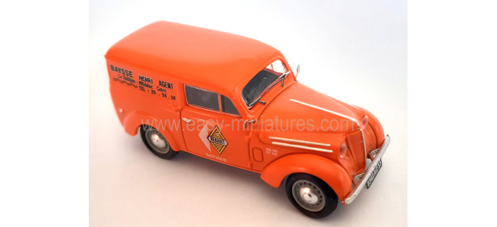 CB-205 - Voiture Renault JUVAQUATRE Fourgon tôlé Orange RENAULT - REE Modeles