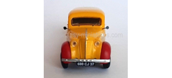 CB-213 - Voiture Renault JUVAQUATRE Fourgon tôlé PINDER - REE Modeles