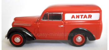 CB-173 - Voiture Renault JUVAQUATRE Fourgon tôlé ANTAR - REE Modeles