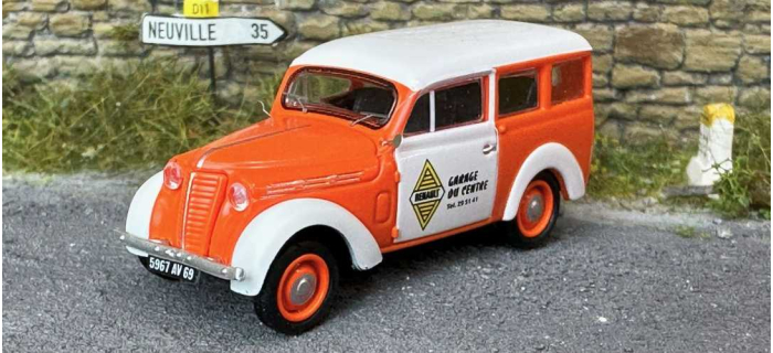 CB-174 - Voiture Renault JUVAQUATRE Break vitré RENAULT - REE Modeles