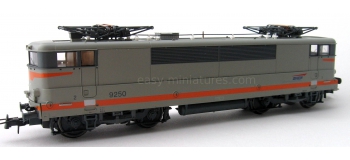 roco R62517 Locomotive électrique 9250 BET.  SNCF