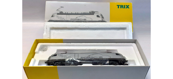 DEP-TRIX22911 - Locomotive électrique Taurus BR182 